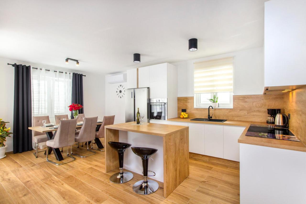 Holiday Home Lucia Lozovac Εξωτερικό φωτογραφία