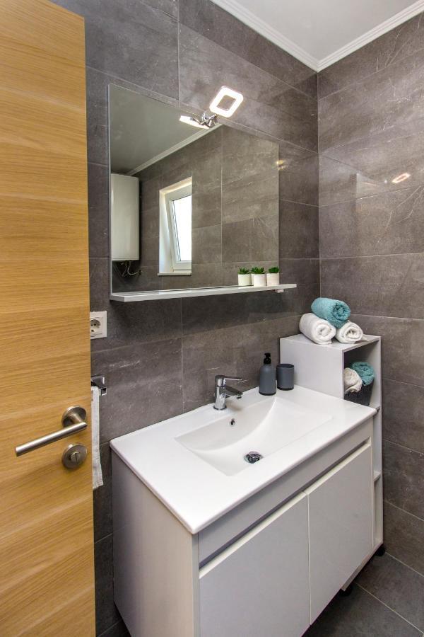 Holiday Home Lucia Lozovac Εξωτερικό φωτογραφία